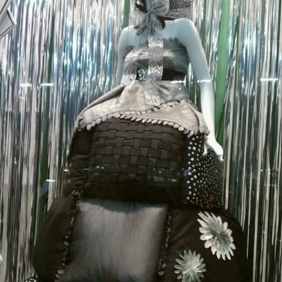 Meet your Posher, Sue - Picture 2 of 5